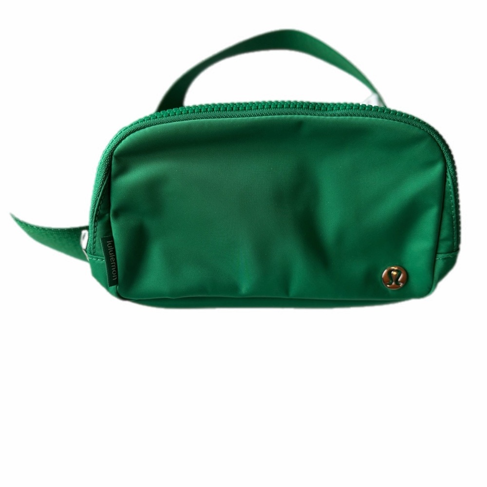 lululemon athletica Belt Bag in Vibrant raceway green NWT - Picture 6 of 10